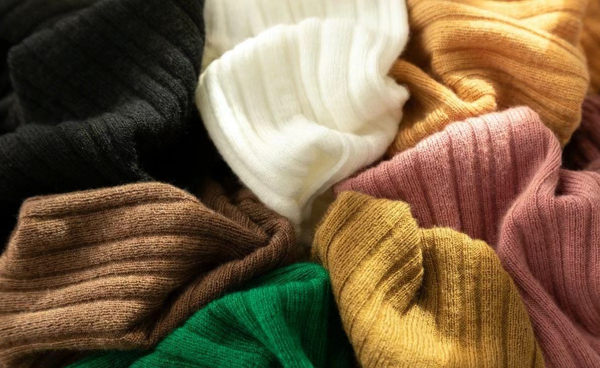 Finished knitwear in multiple colours