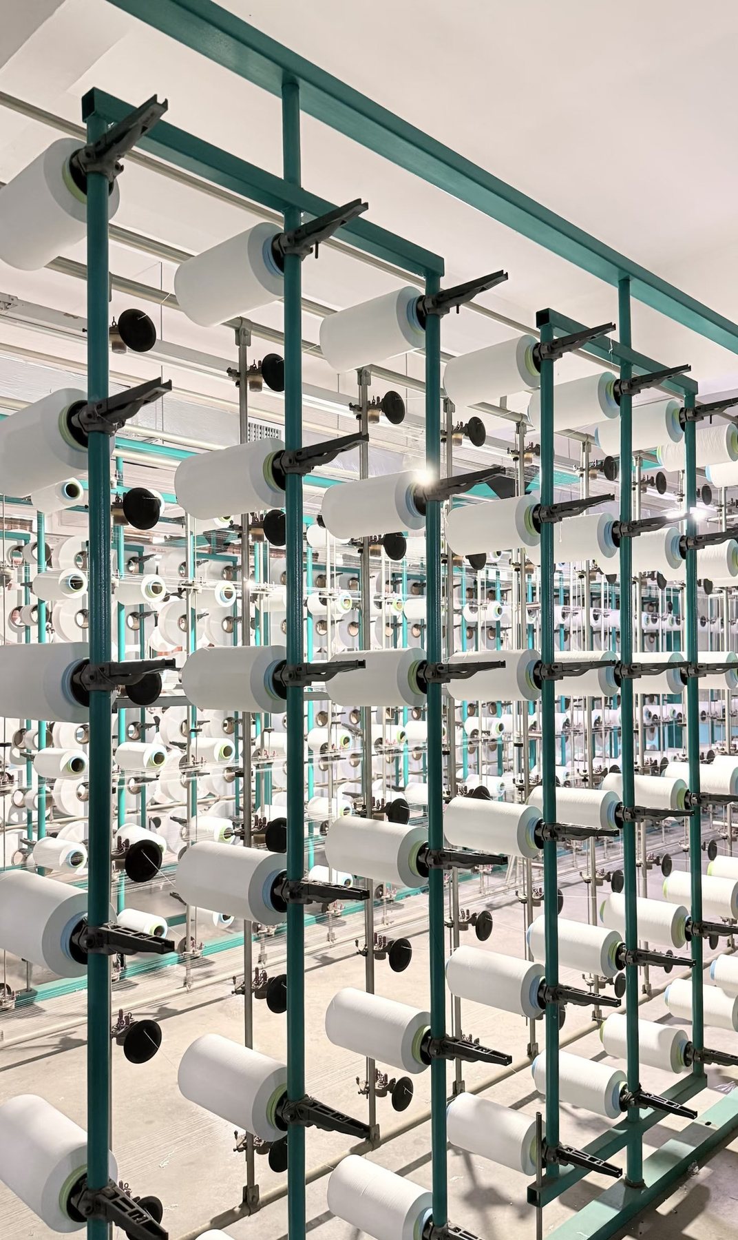 Clean rows of computerized flat-knitting machines