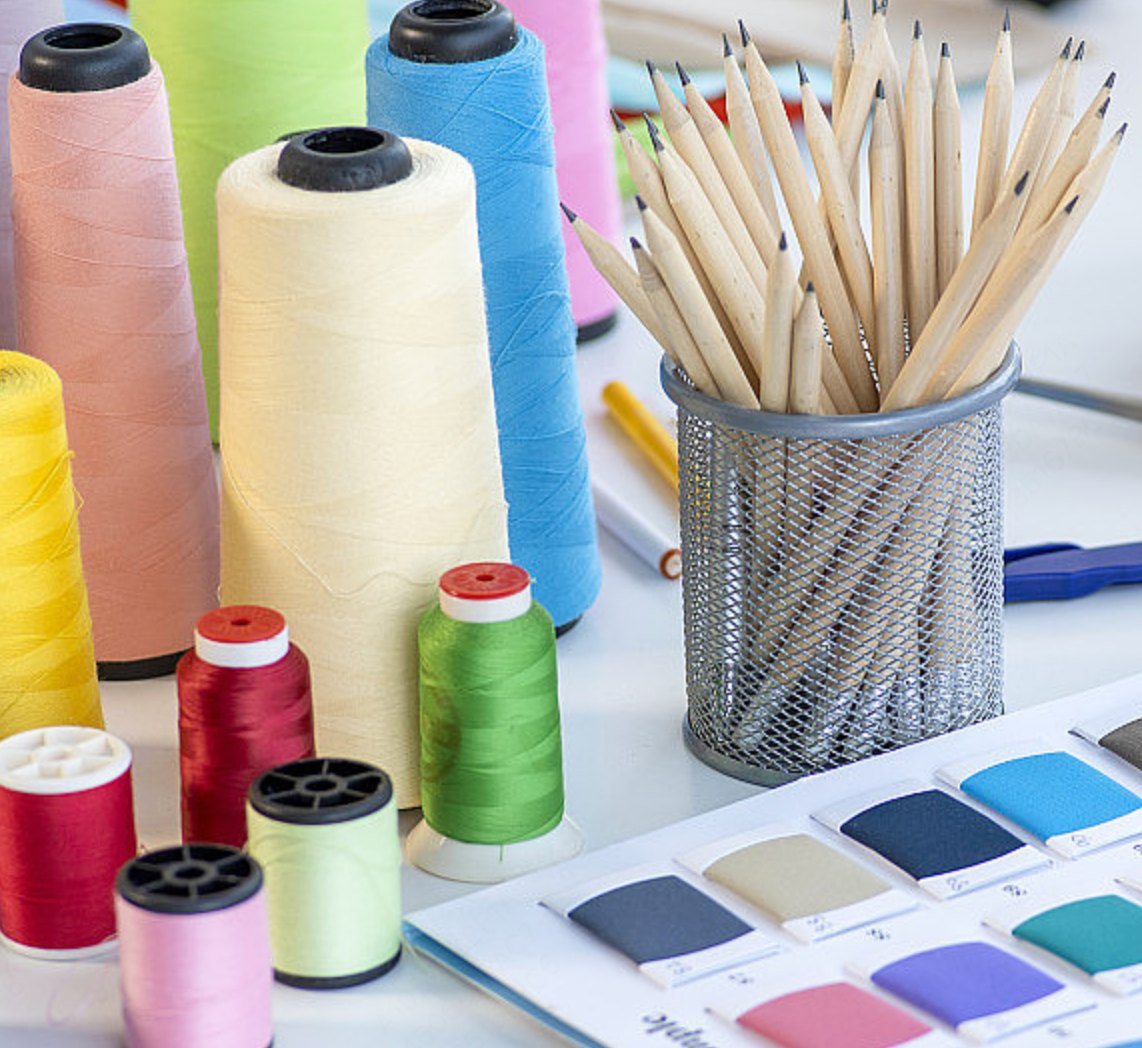 Yarn cones with material cards