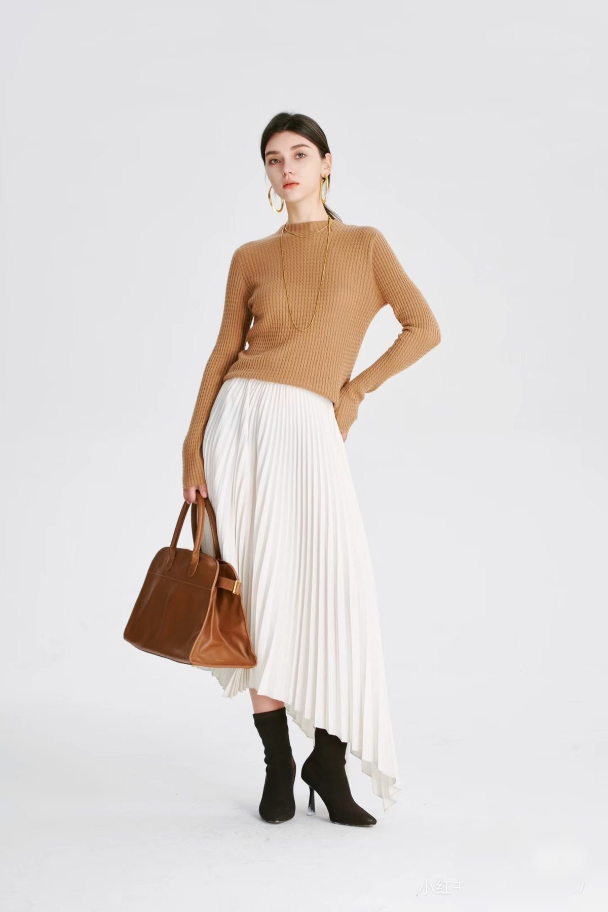 Women's knitwear layering piece